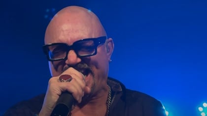 GEOFF TATE Says METALLICA Fans Threw Bottles At QUEENSRŸCHE At 1988 Concert In Helsinki