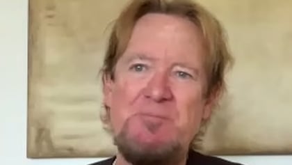 ADRIAN SMITH On IRON MAIDEN Songwriting Process: ‘It’s All About Sparking Off Someone Else’